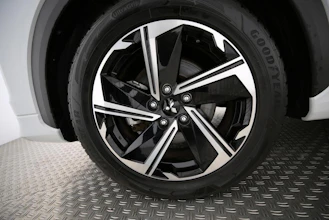https://vehicle.imgix.net/4410459/c76209e7-dd83-4f20-a415-2c261941eef1.jpg