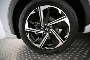 Fahrzeugbild MITSUBISHI Eclipse Cross 2.4 PHEV Ralliart 4x4