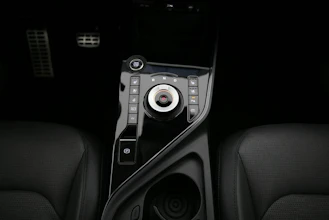https://vehicle.imgix.net/4410465/299a19e1-21a9-4852-830f-26335e707542.jpg