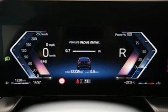https://vehicle.imgix.net/4410473/d5fea4ee-4e7b-4807-b9ab-a03a5c43426f.jpg