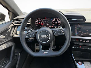 Fahrzeugbild AUDI RS3 Sportback 2.5 TFSI quattro S-Tronic