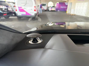 https://vehicle.imgix.net/4410486/49ca8fb1-5fc3-4bbc-b489-603c5ef98ea9.jpg