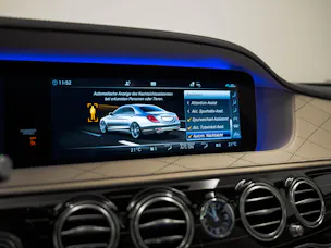 MERCEDES-BENZ S 560 V8 AMG Line 4matic lang