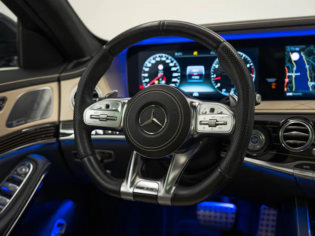 MERCEDES-BENZ S 560 V8 AMG Line 4matic lang