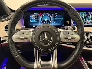 Mercedes-Benz S 560 V8 AMG Line 4matic lang