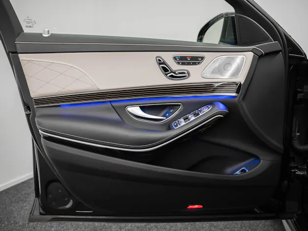 MERCEDES-BENZ S 560 V8 AMG Line 4matic lang