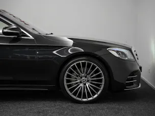 MERCEDES-BENZ S 560 V8 AMG Line 4matic lang