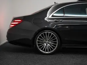 MERCEDES-BENZ S 560 V8 AMG Line 4matic lang