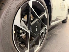 https://vehicle.imgix.net/4410516/3c2968ec-6933-47a5-affa-262b84948daf.jpeg