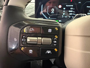https://vehicle.imgix.net/4410516/4e46166f-79f0-4ab1-ae10-39839bc1f168.jpeg