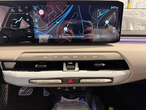 https://vehicle.imgix.net/4410516/ae48eb0d-a796-4b04-b8ed-9c1b2559262b.jpeg