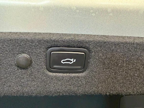 https://vehicle.imgix.net/4410516/bf2607b4-f7e8-4315-8769-498b49502ea8.jpeg