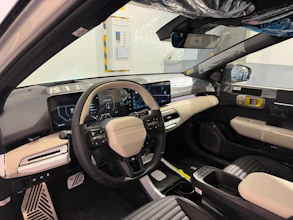 https://vehicle.imgix.net/4410516/c1eb979c-96e9-496b-a43b-bdecf1995728.jpeg