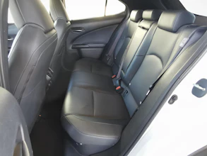 https://vehicle.imgix.net/4410562/92d6a1bb-e5a6-44c4-9208-3e4706c86c61.jpg