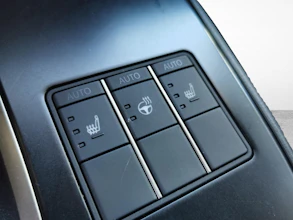 https://vehicle.imgix.net/4410562/9cb2ae86-f666-401d-9550-b31d629d8c4e.jpg