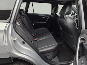 https://vehicle.imgix.net/4410612/b17de411-247b-4248-a7bc-97a547136138.jpg