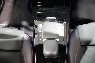 https://vehicle.imgix.net/4410617/2110ca36-4b47-41d1-bd55-5b4f490d02d9.JPG