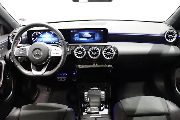 MERCEDES-BENZ A 250 e AMG Line