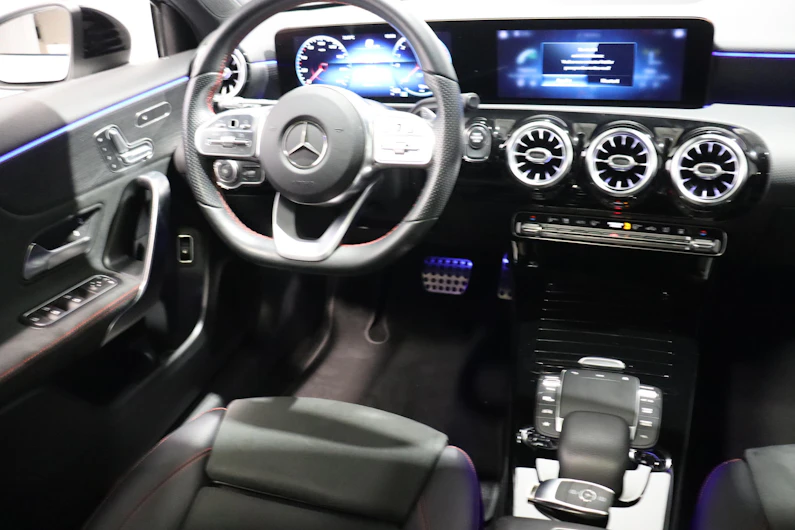 image du véhicule MERCEDES-BENZ A 250