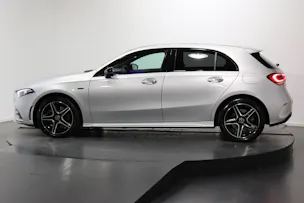 MERCEDES-BENZ A 250 e AMG Line