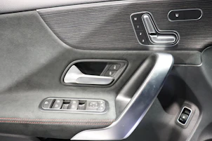 Fahrzeugbild MERCEDES-BENZ A 250 e AMG Line
