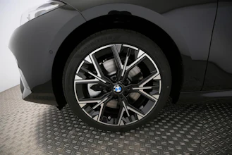 https://vehicle.imgix.net/4410647/b4ede4ff-2290-4cf3-a073-2f6035a27345.jpg