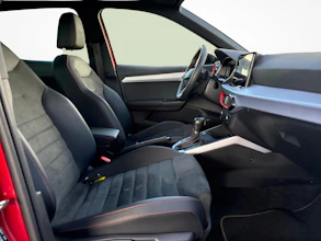 https://vehicle.imgix.net/4410673/ef2cab36-2879-464c-b685-db6be2257f3e.jpg