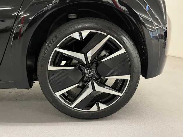 Peugeot 208 1.2 Hybrid GT