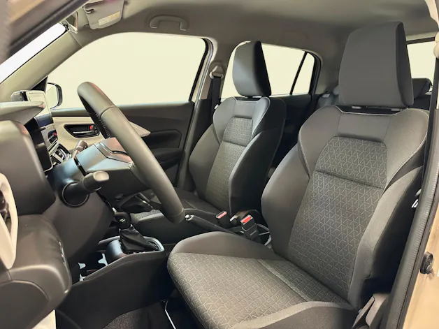 Suzuki Swift 1.2 Sakura Hybrid
