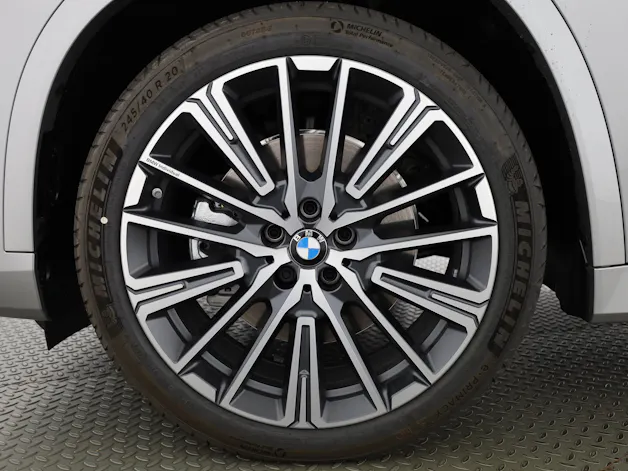 BMW X1 30e xDrive paddles