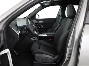 Fahrzeugbild BMW X1 30e xDrive paddles
