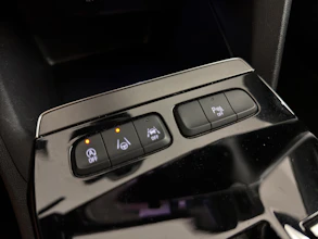 https://vehicle.imgix.net/4410724/7cca4b58-f13d-4ee3-b6e4-0bc6b331123c.jpg
