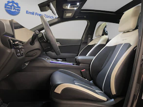 https://vehicle.imgix.net/4410726/1a9c2dbc-4af4-402b-b0fc-c7ab9d305608.jpg