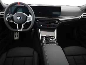 https://vehicle.imgix.net/4410728/bb4a10b5-704c-4869-835f-f1512406952d.jpg