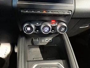 https://vehicle.imgix.net/4410734/11890fd5-d211-4b57-be64-ae105141430d.jpg