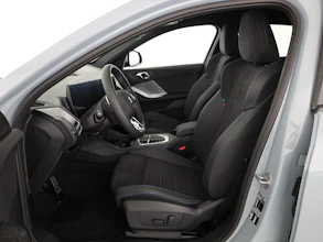 https://vehicle.imgix.net/4410749/314e8a5e-98b2-4a6b-8044-c5e92af1ecbe.jpg
