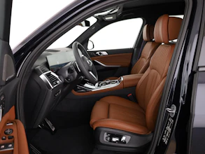https://vehicle.imgix.net/4410783/31314d68-bf6a-4180-a363-aa4b98ac9519.jpg