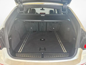 https://vehicle.imgix.net/4410808/5fca3daf-c328-470b-866a-d7de02506443.jpg