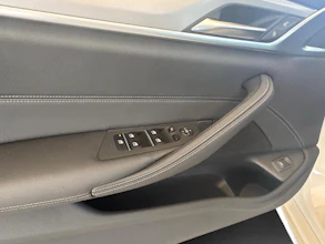 https://vehicle.imgix.net/4410808/a229d813-6c87-4157-8c5a-accdb8346e02.jpg