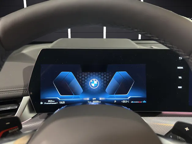BMW X1 20d xDrive paddles