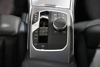https://vehicle.imgix.net/4410828/b73dbbc4-c4ab-4adf-9b83-663b89815767.JPG