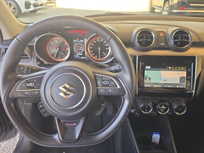 Fahrzeugbild SUZUKI SWIFT