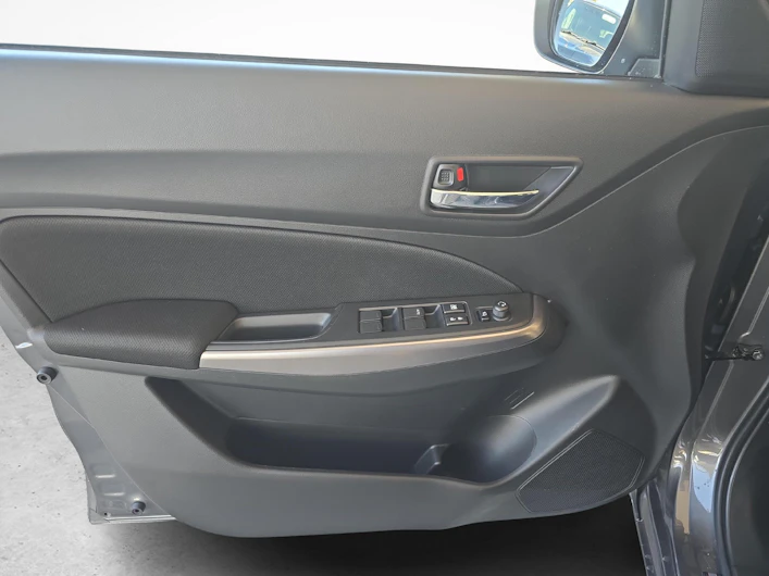 Fahrzeugbild SUZUKI SWIFT