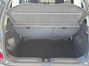 https://vehicle.imgix.net/4410842/758a45a1-c1d7-4d43-a0dc-6b35d6c03b37.jpg