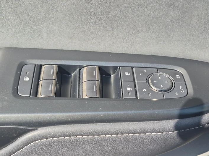 Fahrzeugbild LEXUS RZ