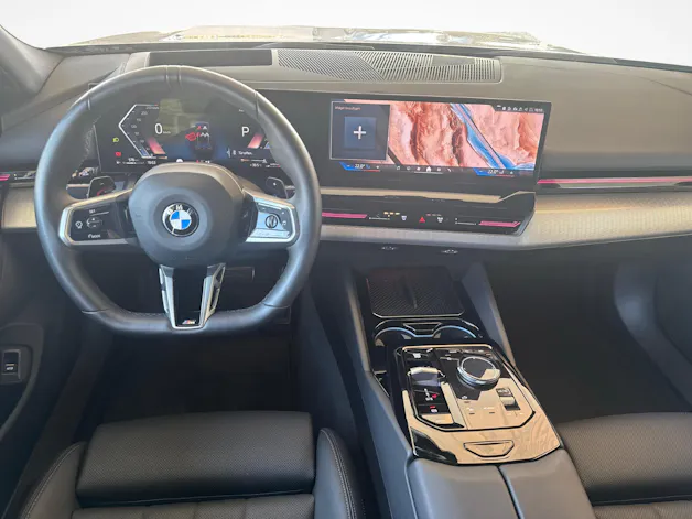 BMW 520d xDrive Touring / Jetzt mit attraktivem 1.99% Leasing