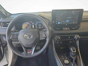 Fahrzeugbild TOYOTA RAV4 2.5 Plug-In-Hybrid GR Sport / ab 3,99% Leasing bei Abschluss einer Protect Autoversicherung
