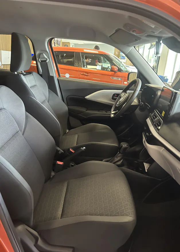 Suzuki Swift 1.2 Sakura Hybrid