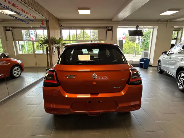 Suzuki Swift 1.2 Sakura Hybrid