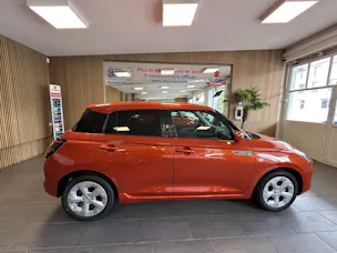 Suzuki Swift 1.2 Sakura Hybrid